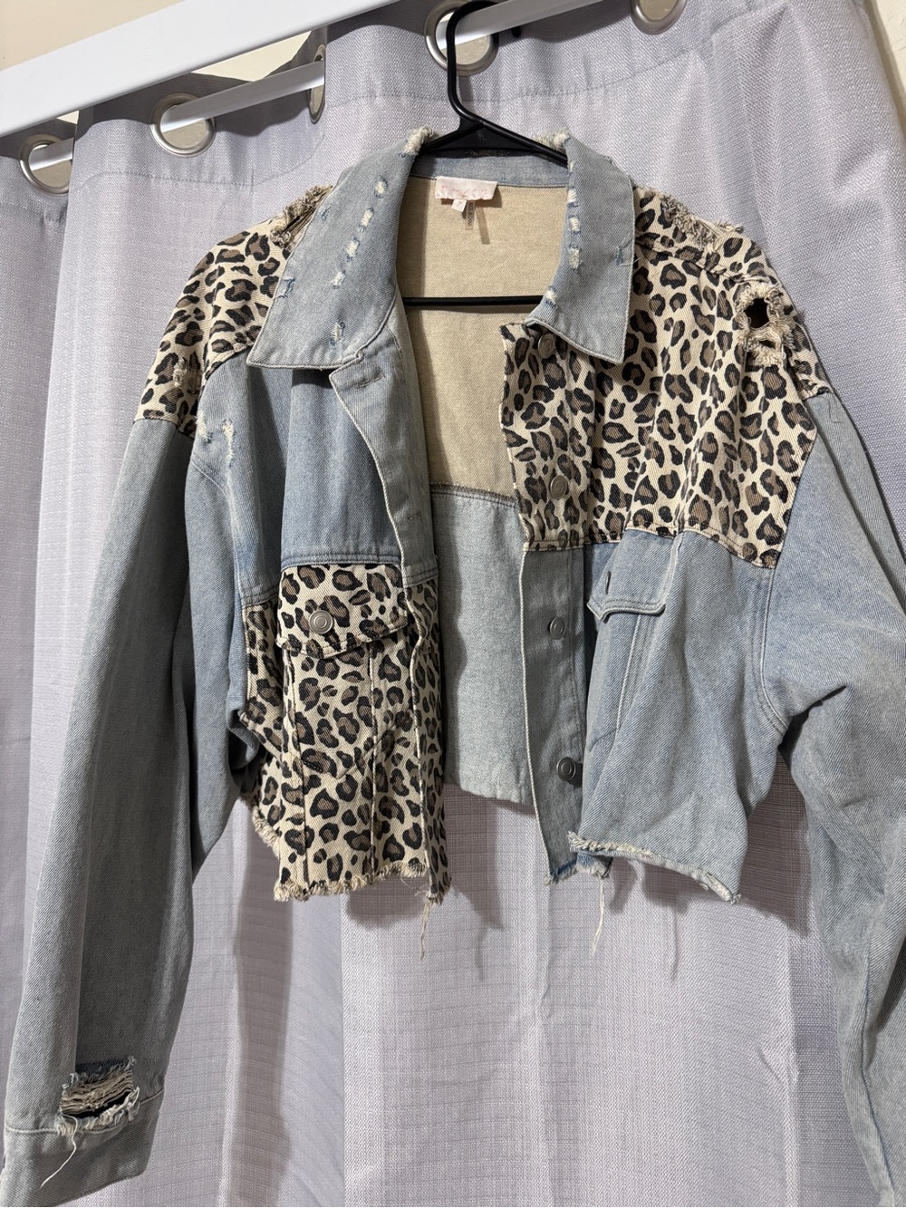 entro Cropped Light Blue Denim Jacket with Leopard Patchwork